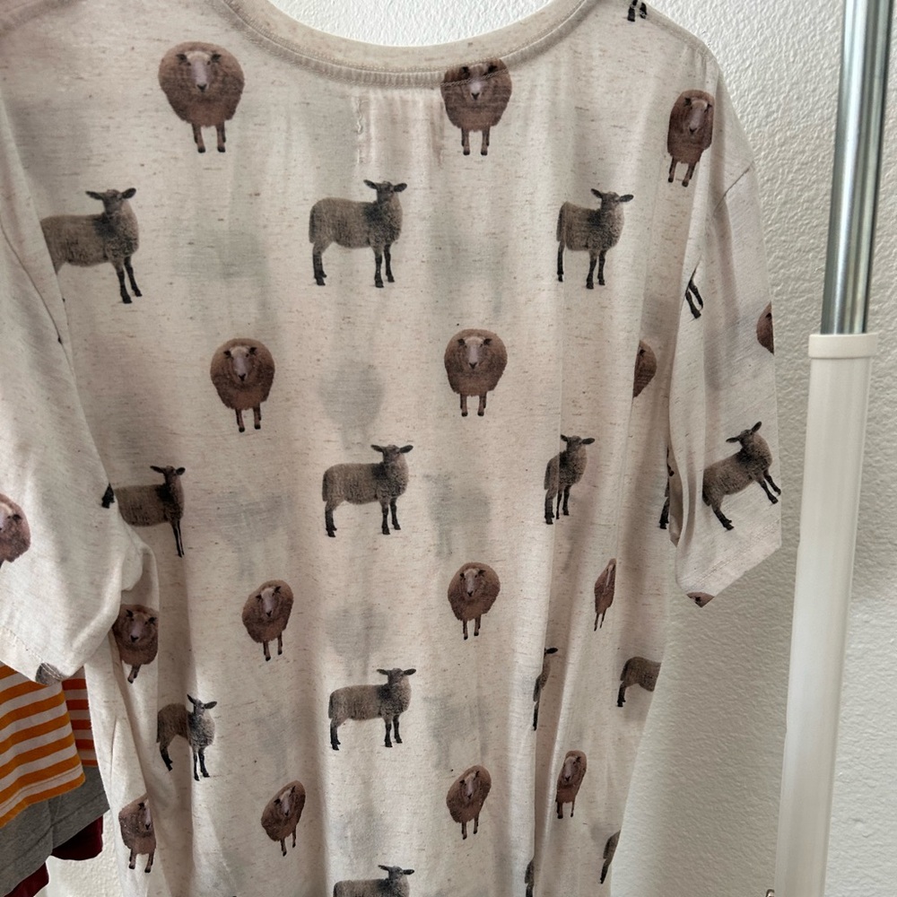 sheep t - Picture 3 of 3